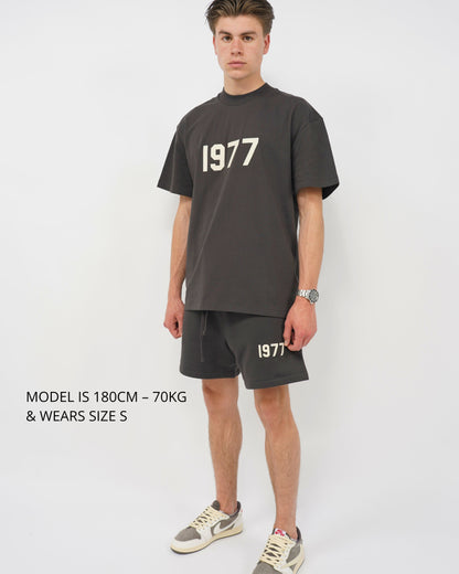 Essentials 1977 Summer Set