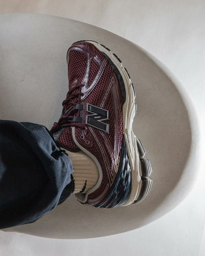 New Balance 1906R Burgundy Black