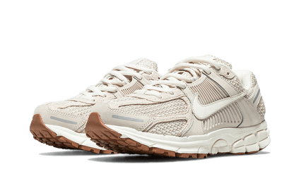 Nike Unisex Sneakers Zoom Vomero 5 Light Orewood Brown