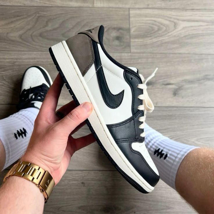 Nike Men's Sneakers Air Jordan 1 Low OG Mocha