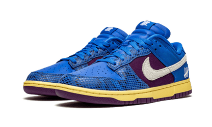 Nike Dunk Low Undefeated 5 On It