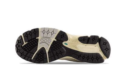 New Balance 2002R Sea Salt Vintage Teal